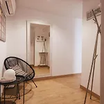 Bravissimo Pont De La Princesa, Comfortable 3-bedroom Apartment