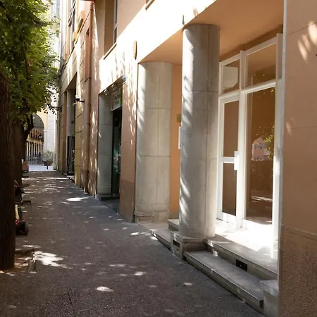 Bravissimo Pont De La Princesa, Comfortable 3-bedroom Apartment