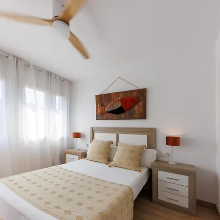 Апартаменты Bravissimo Pont De La Princesa, Comfortable 3-bedroom *